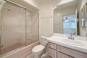 18100 Burbank Blvd, Tarzana, CA 91356 - Photo 30