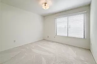 18100 Burbank Blvd, Tarzana, CA 91356 - Photo 26