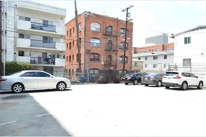 749 S Berendo, Los Angeles, CA 90005 - Photo 16