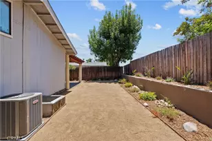 32003 Emerald, Castaic, CA 91384 - Photo 22