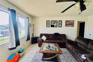 713 Iris, Bakersfield, CA 93308 - Photo 4