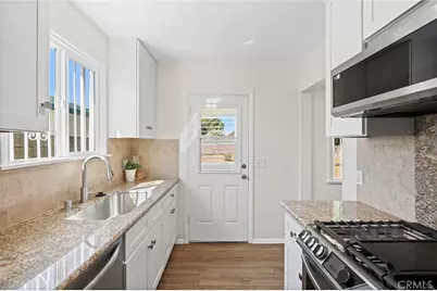 9725 Haddon, Pacoima, CA 91331 - Photo 14