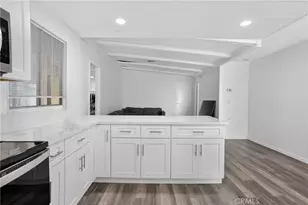 24303 Woolsey Canyon Rd, Canoga Park, CA 91304 - Photo 10