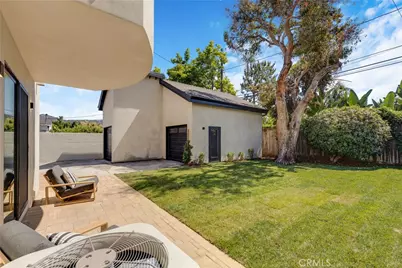 335 S Parish Place, Burbank, CA 91506 - Photo 30
