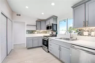 9661 Hayvenhurst Ave, Northridge, CA 91343 - Photo 16