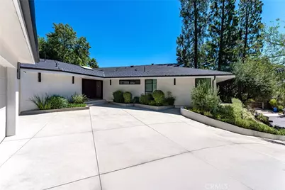 16105 Clear Oak Drive, Encino, CA 91436 - Photo 2