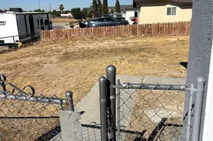 10611 Garibaldi, California City, CA 93505 - Photo 32