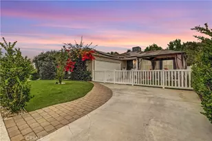 17415 Victory Blvd, Lake Balboa, CA 91406 - Photo 2