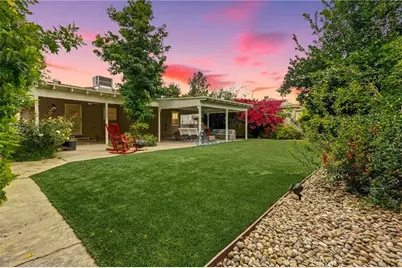 17415 Victory Boulevard, Lake Balboa, CA 91406 - Photo 32