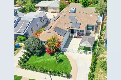17415 Victory Boulevard, Lake Balboa, CA 91406 - Photo 1