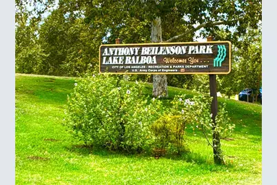 17415 Victory Boulevard, Lake Balboa, CA 91406 - Photo 50