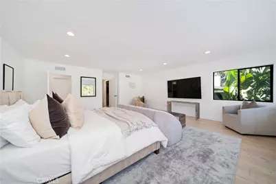 5265 Del Moreno Drive, Woodland Hills, CA 91364 - Photo 24