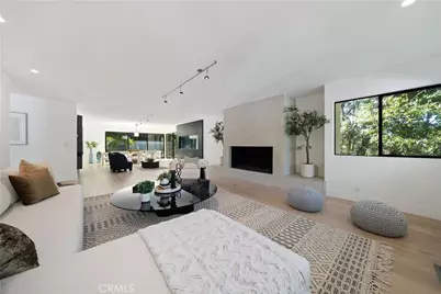 5265 Del Moreno Drive, Woodland Hills, CA 91364 - Photo 12
