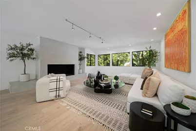 5265 Del Moreno Drive, Woodland Hills, CA 91364 - Photo 10
