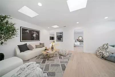 5265 Del Moreno Drive, Woodland Hills, CA 91364 - Photo 32
