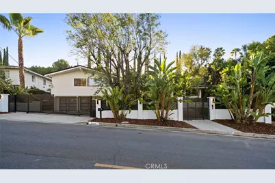 5265 Del Moreno Drive, Woodland Hills, CA 91364 - Photo 2