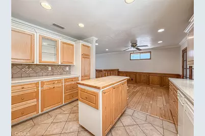 10514 Hillview Avenue, Chatsworth, CA 91311 - Photo 16