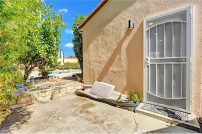 20355 Mobil, Winnetka, CA 91306 - Photo 36