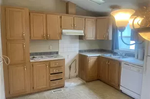 7560 Woodman, Van Nuys, CA 91405 - Photo 4
