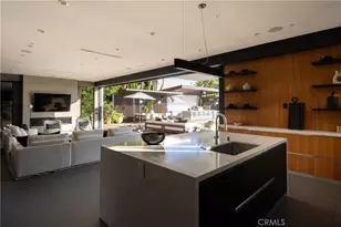 7107 Macapa Dr, Los Angeles, CA 90068 - Photo 18