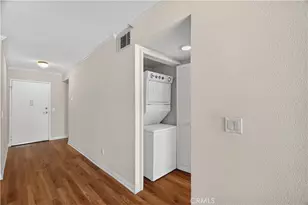 5520 Owensmouth Ave, Woodland Hills, CA 91367 - Photo 14