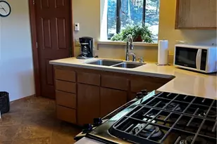 15009 Chestnut Ct, Pine Mountain Club, CA 93222 - Photo 10