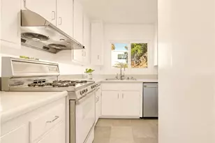 12452 Laurel Terrace Dr, Studio City, CA 91604 - Photo 14