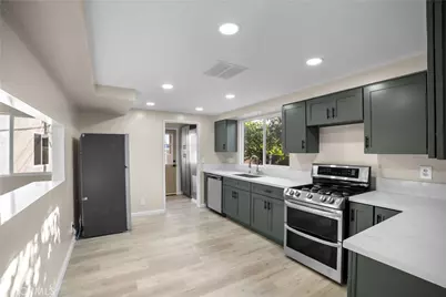 9709 Willis, North Hills, CA 91343 - Photo 8