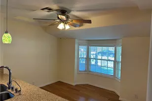 5322 Don Pio Dr, Woodland Hills, CA 91364 - Photo 12