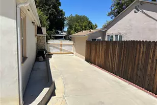 5322 Don Pio Dr, Woodland Hills, CA 91364 - Photo 24
