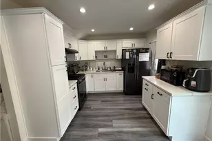 17111 Roscoe Blvd, Northridge, CA 91325 - Photo 4