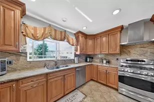 6415 Varna Ave, Van Nuys, CA 91401 - Photo 30