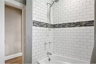 19238 Strathern Street, Reseda, CA 91335 - Photo 22