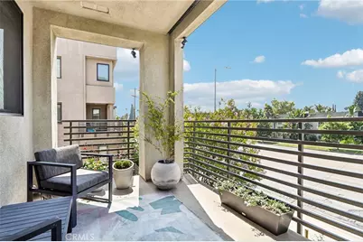 13219 Victory Boulevard, Van Nuys, CA 91401 - Photo 14