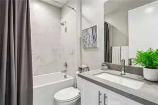 13219 Victory Blvd, Los Angeles, CA 91401 - Photo 20