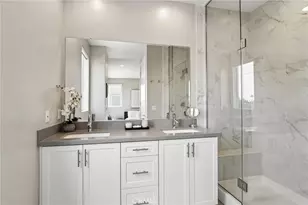 13219 Victory Blvd, Van Nuys, CA 91401 - Photo 16
