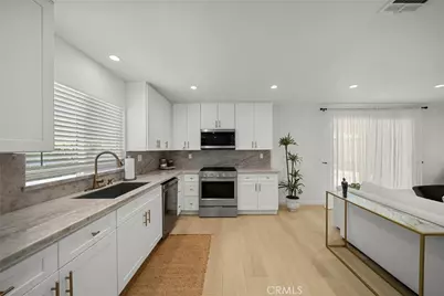 23817 Victory Boulevard, West Hills, CA 91307 - Photo 6