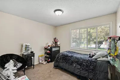 28948 Flowerpark Drive, Canyon Country, CA 91387 - Photo 18