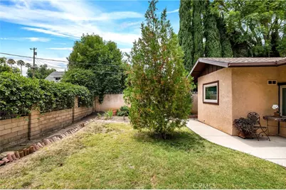 15803 Gault Street, Lake Balboa, CA 91406 - Photo 10