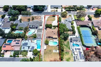15803 Gault Street, Lake Balboa, CA 91406 - Photo 2