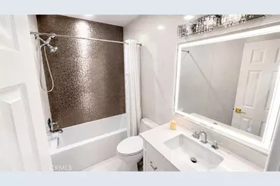 1233 N Laurel #211, West Hollywood, CA 90046 - Photo 14