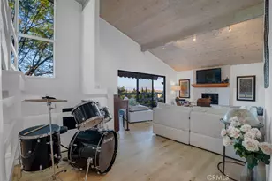 23680 Summit, Calabasas, CA 91302 - Photo 2
