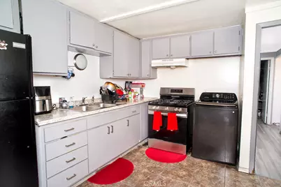 1134 W 39th, Los Angeles, CA 90037 - Photo 36