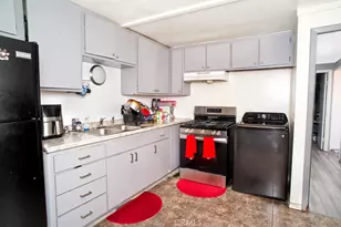 1134 W 39th, Los Angeles, CA 90037 - Photo 36