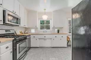 13032 Hesby, Sherman Oaks, CA 91423 - Photo 12