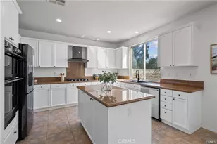 29052 Madrid Pl, Castaic, CA 91384 - Photo 16