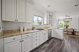7027 Gloria Ave, Lake Balboa, CA 91406 - Photo 12
