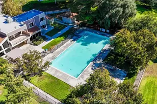 20002 Ave Of The Oaks, Newhall, CA 91321 - Photo 32