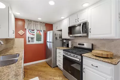 20002 Avenue Of The Oaks, Newhall, CA 91321 - Photo 4