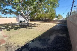 1211 E Ave R-3, Palmdale, CA 93550 - Photo 20